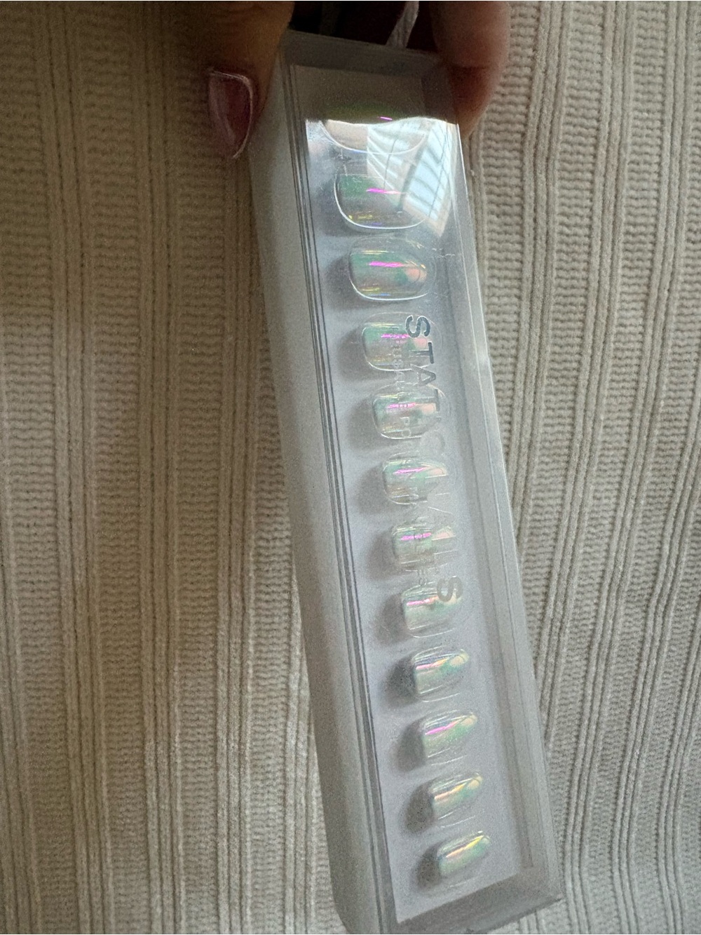 Static Nails Reusable Press On Nails Iridescent White Auroa Round - Picture 3 of 8